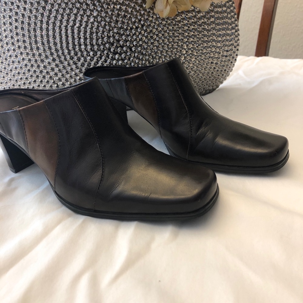 Liz Claiborne Multi Color Mules